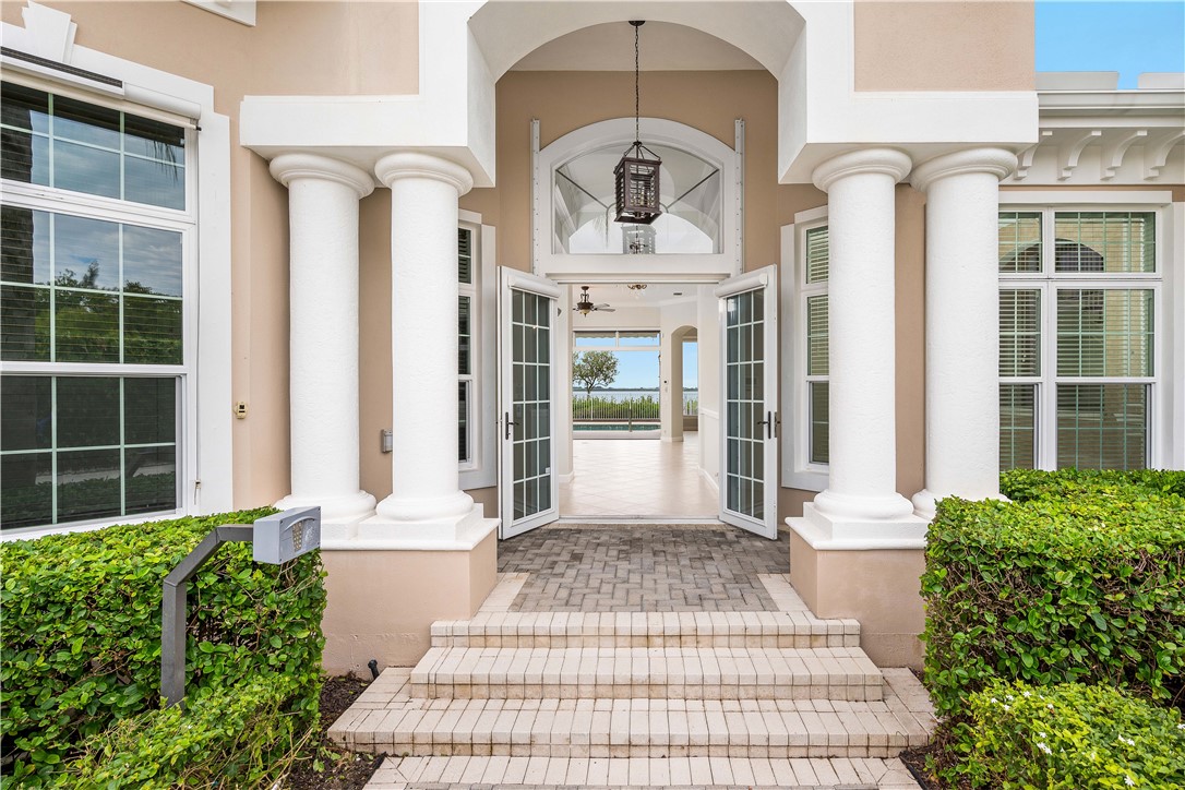 111 Sandpointe Drive Vero Beach, FL 32963 - Photo 4 of 35