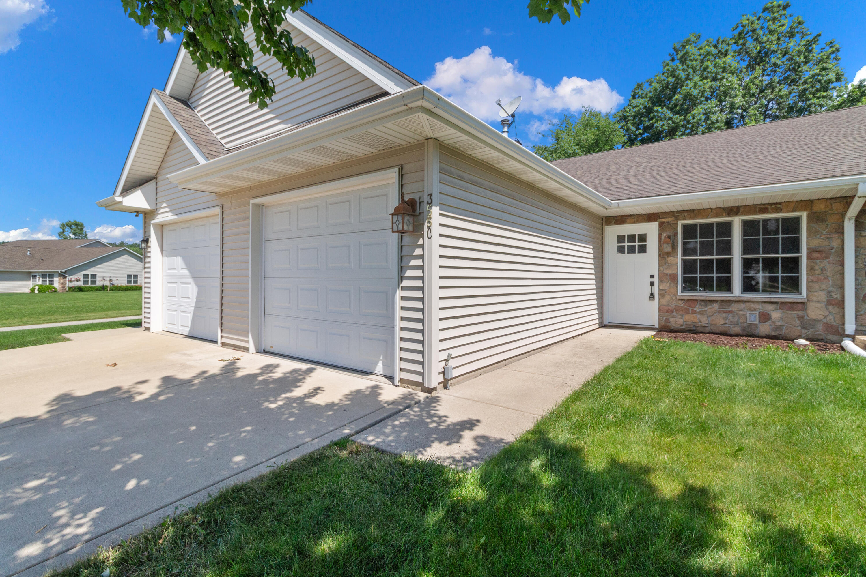 355 South Boo Road Chesterton, IN 46304 - Photo 4 of 24 3000x2000