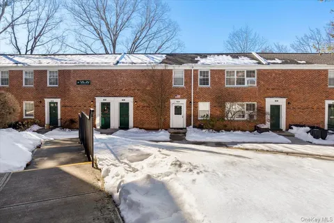 $260,000 | 21 Fieldstone Drive, Unit 197, Hartsdale, NY 10530