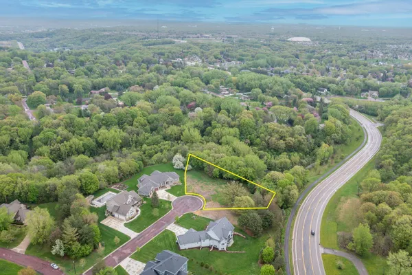 $239,000 | 1008 Applewood Court, Mankato, MN 56001