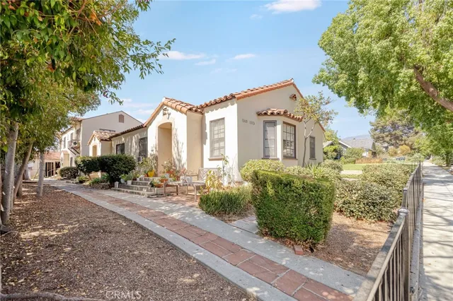 $2,300 | 1367 North Mentor Avenue, Pasadena, CA 91104