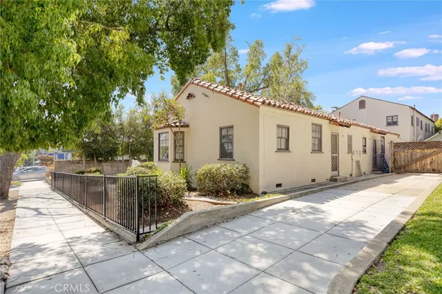 $2,300 | 1367 North Mentor Avenue, Pasadena, CA 91104
