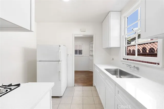 $2,300 | 1367 North Mentor Avenue, Pasadena, CA 91104