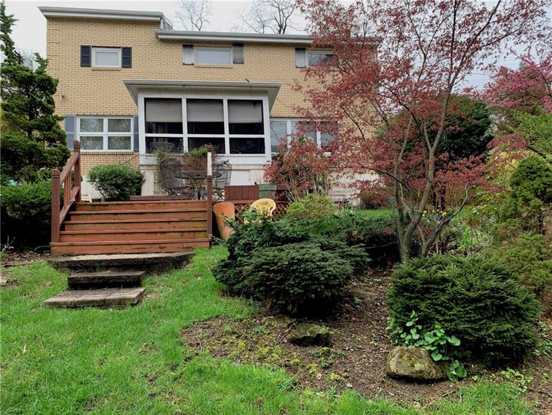 306 Lougeay Road Pittsburgh, PA 15235 - Photo 2 of 24 Gallery Image 2