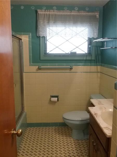 306 Lougeay Road Pittsburgh, PA 15235 - Photo 20 of 24 Gallery Image 20