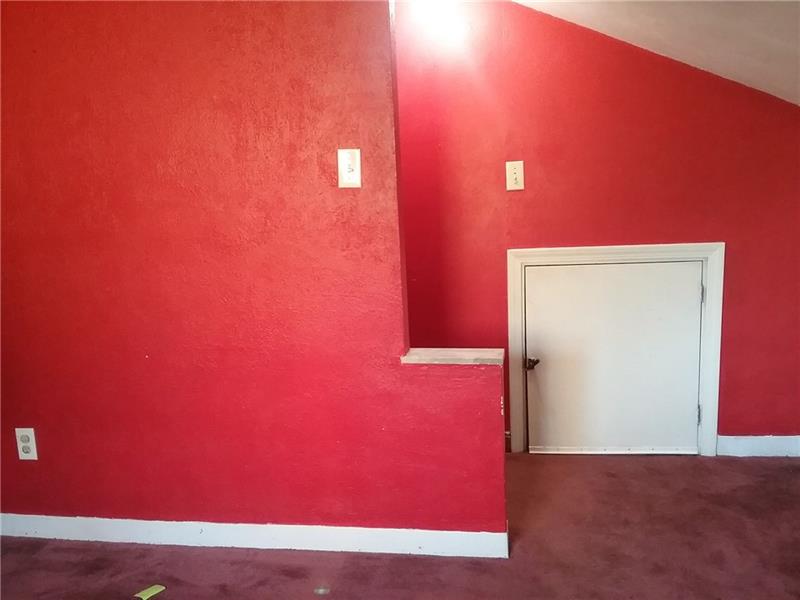 306 Lougeay Road Pittsburgh, PA 15235 - Photo 21 of 24 Gallery Image 21