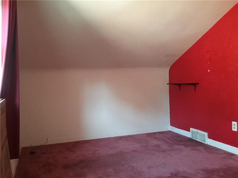 306 Lougeay Road Pittsburgh, PA 15235 - Photo 22 of 24 Gallery Image 22
