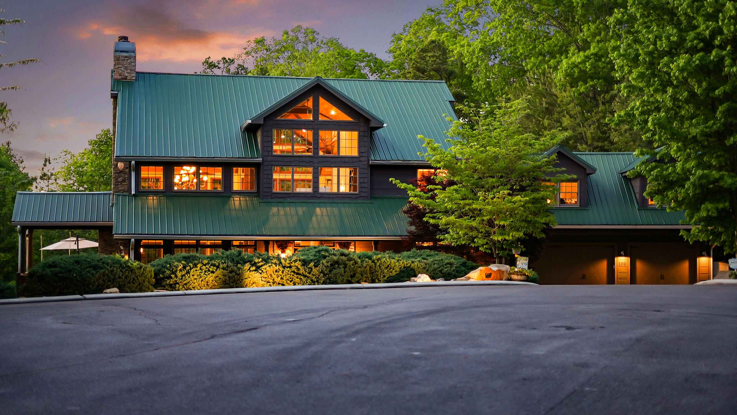 169 Cherokee Ridge Drive Ocoee, TN 37361 - Photo 2 of 89 2_169 cherokee ridge dr twilight-2