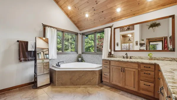 $925,000 | 169 Cherokee Ridge Drive, Ocoee, TN 37361
