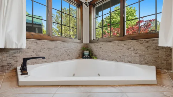 $925,000 | 169 Cherokee Ridge Drive, Ocoee, TN 37361