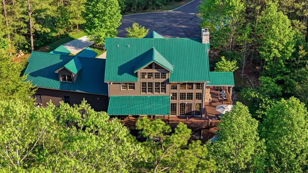 $925,000 | 169 Cherokee Ridge Drive, Ocoee, TN 37361