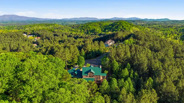 $925,000 | 169 Cherokee Ridge Drive, Ocoee, TN 37361