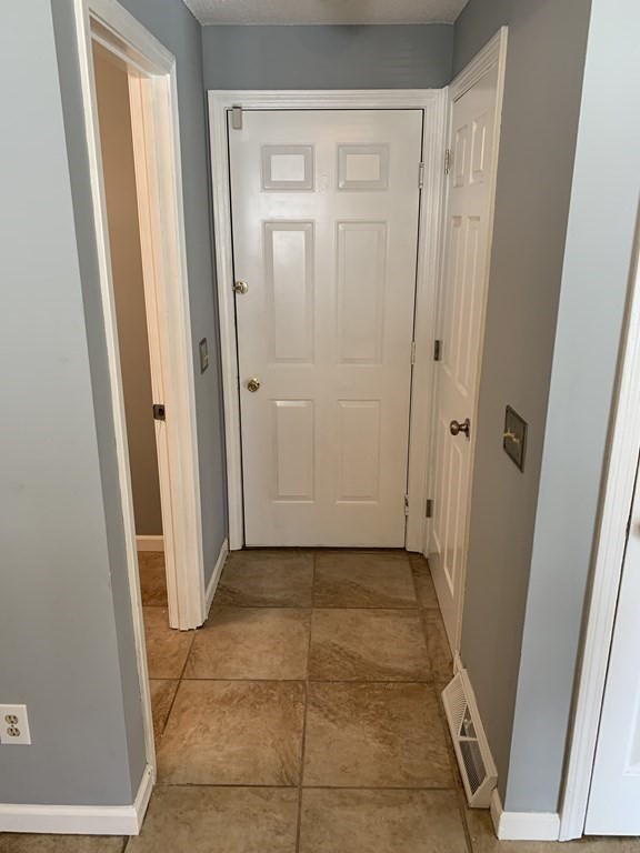 130 Odion Street Springfield, MA 01118 - Photo 11 of 40 Gallery Image 11