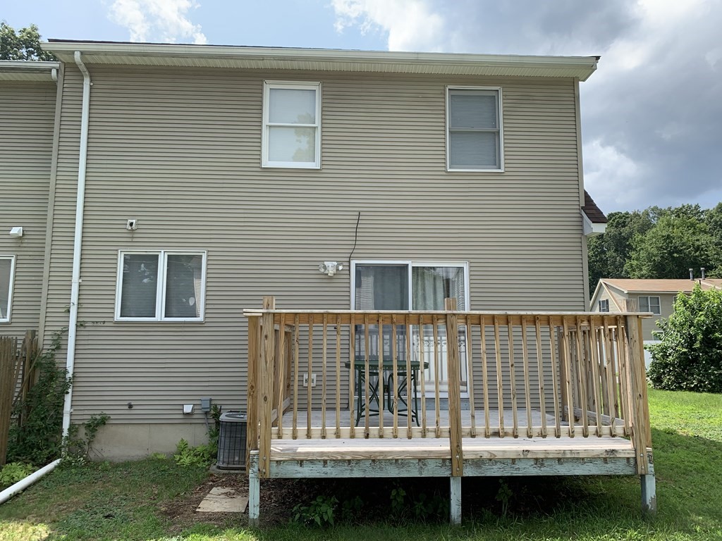 130 Odion Street Springfield, MA 01118 - Photo 3 of 40 Gallery Image 3