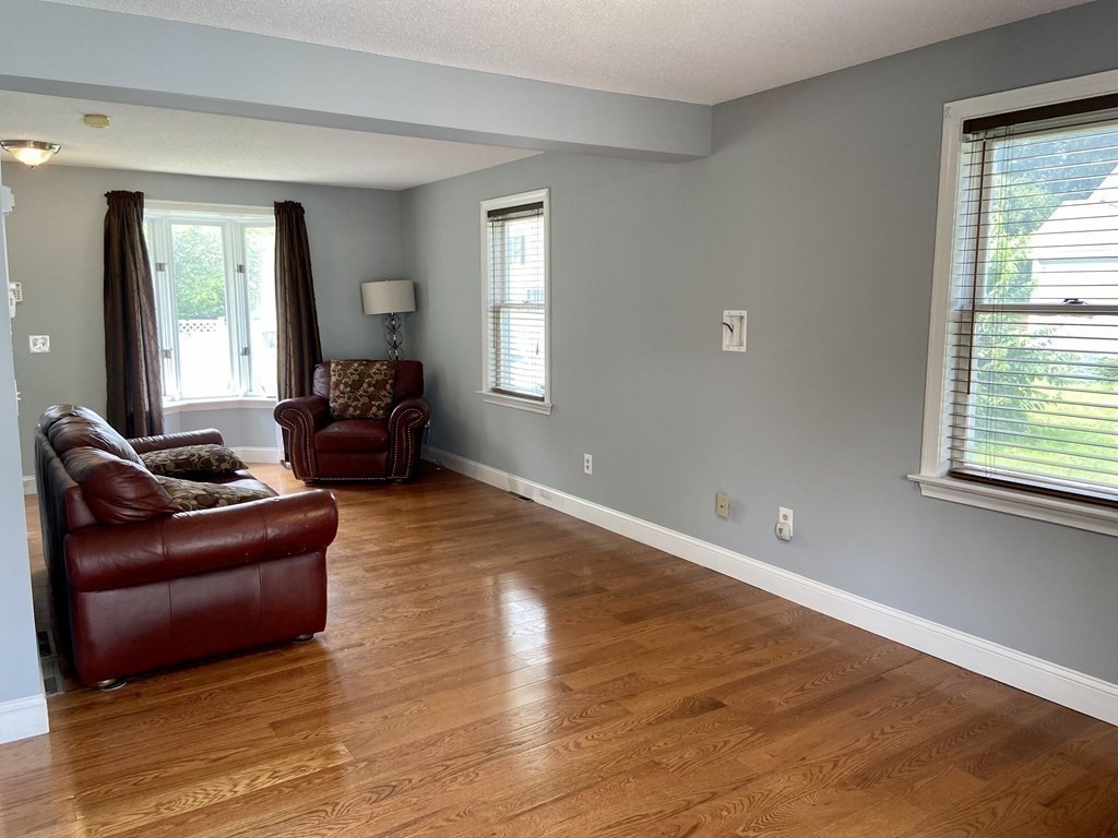 130 Odion Street Springfield, MA 01118 - Photo 9 of 40 Gallery Image 9