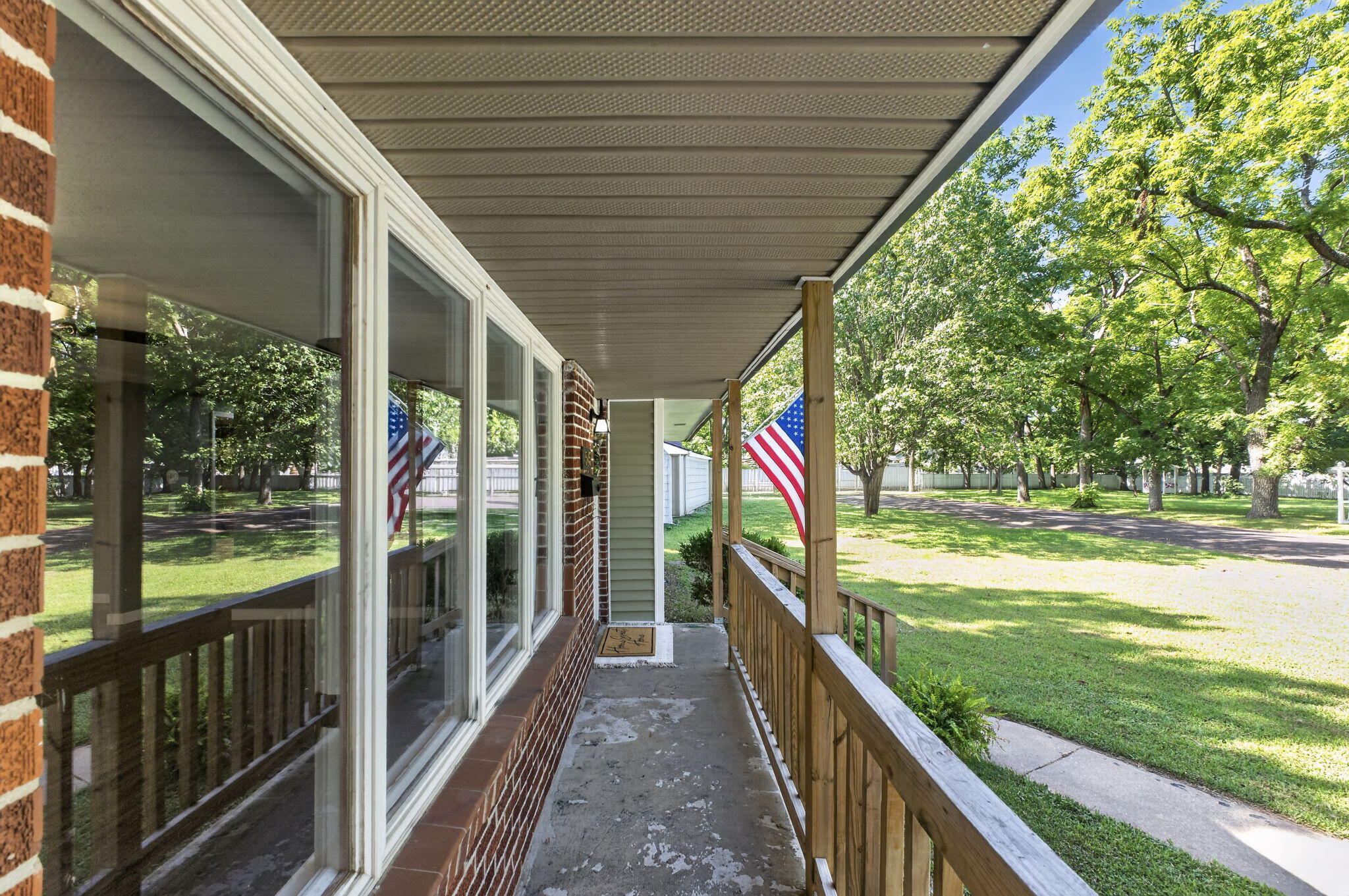 515 Grand Street Monett, MO 65708 - Photo 5 of 39 7