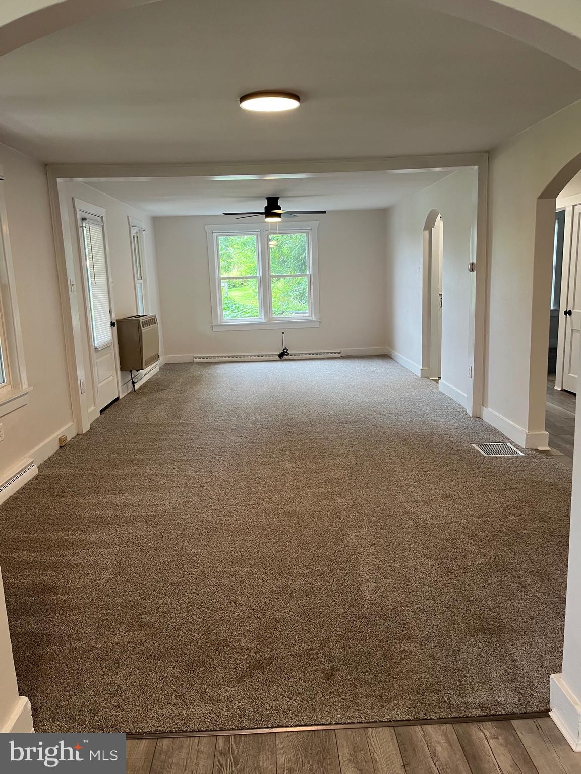 917 A A N Old Road, Unit 1 Strasburg, PA 17579 - Photo 2 of 6 Living room