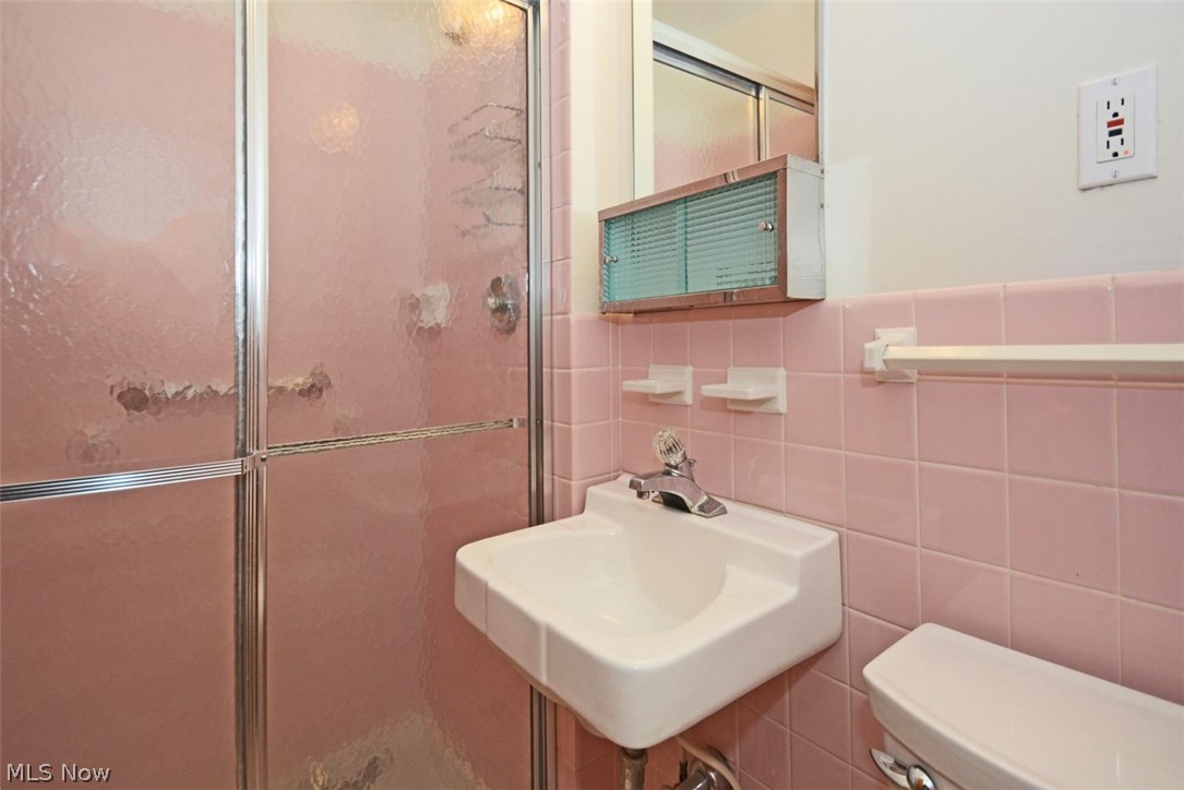 4273 Grannis Road Cleveland, OH 44126 - Photo 20 of 34 Gallery Image 20