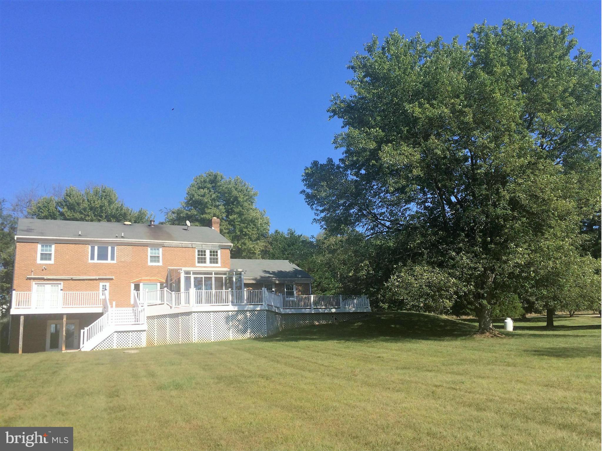 39597 Rodeffer Road Lovettsville, VA 20180 - Photo 4 of 30 Exterior (Rear)