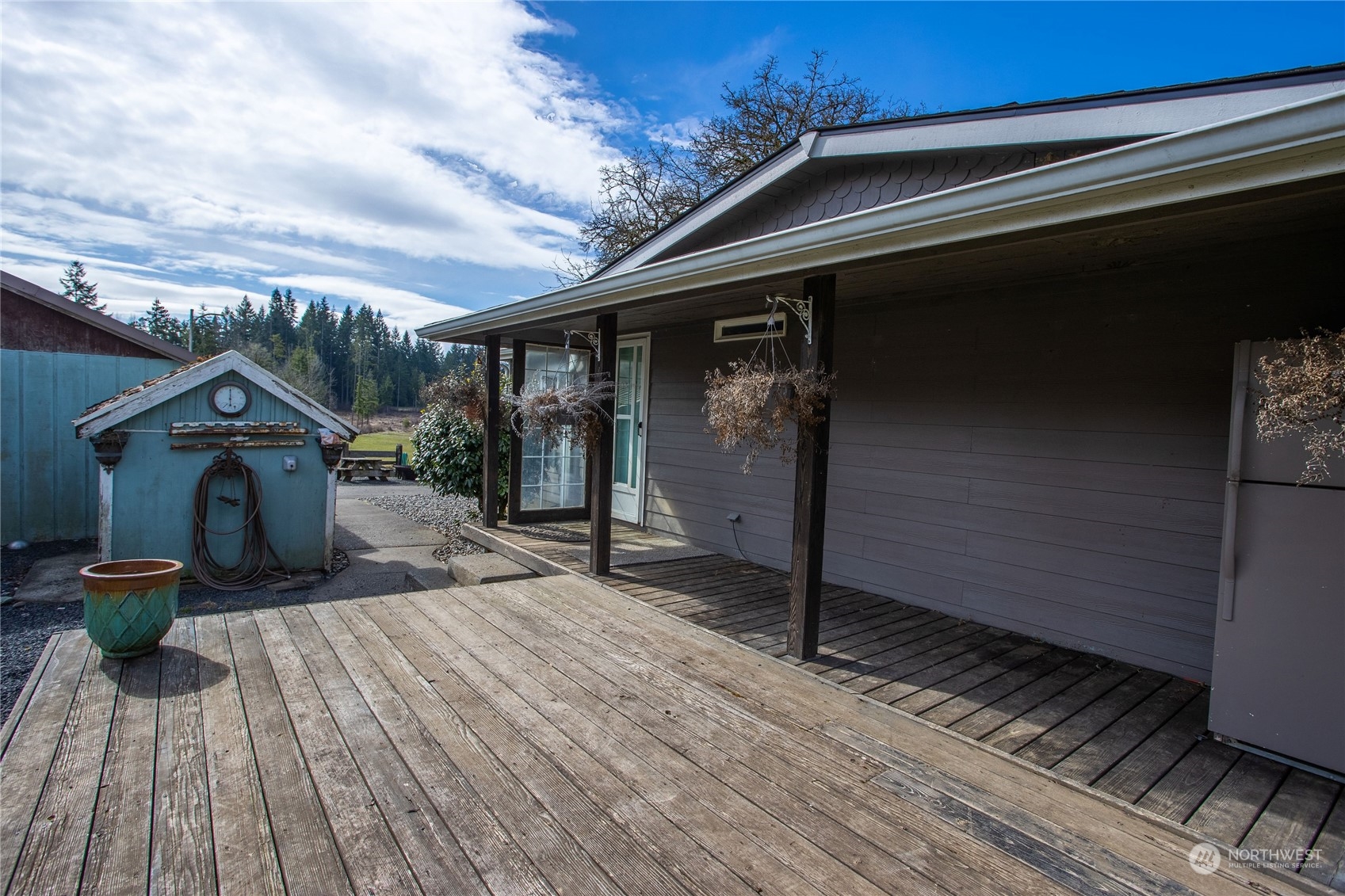 219 Lindbeck Road Winlock, WA 98596 - Photo 18 of 35 an outdoor view of old house