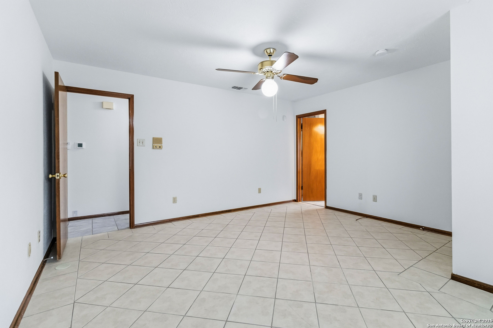 14658 Highland Ridge San Antonio, TX 78233 - Photo 14 of 32