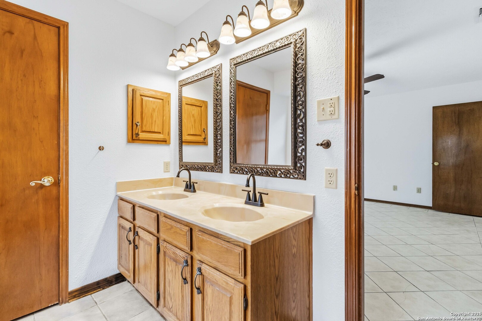 14658 Highland Ridge San Antonio, TX 78233 - Photo 15 of 32