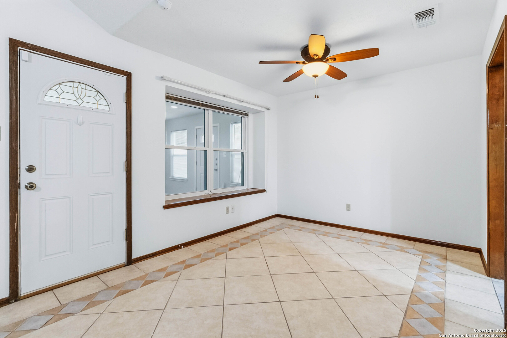 14658 Highland Ridge San Antonio, TX 78233 - Photo 4 of 32