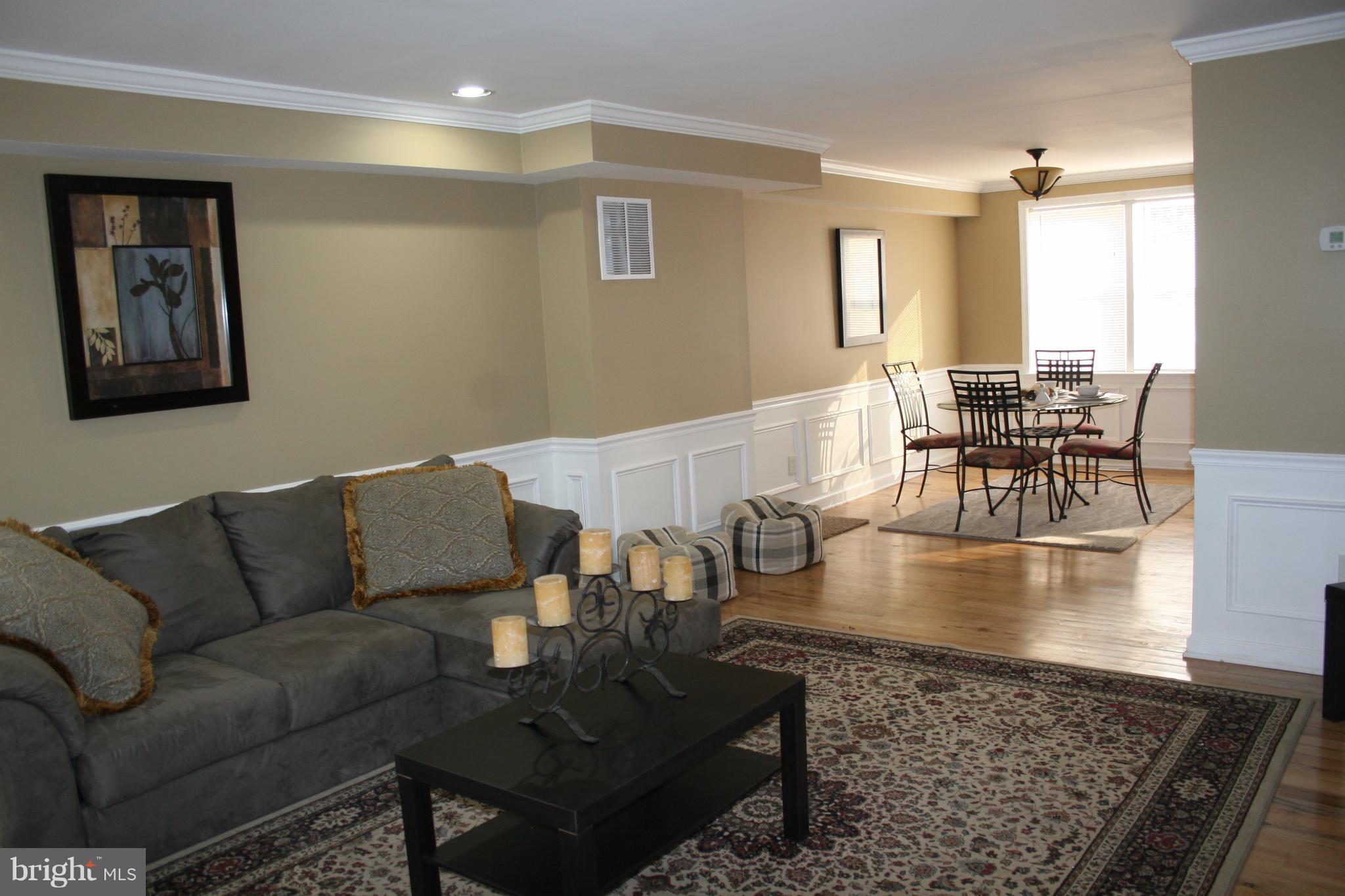 5464 Whitwood Road Baltimore, MD 21206 - Photo 11 of 28 Living Room