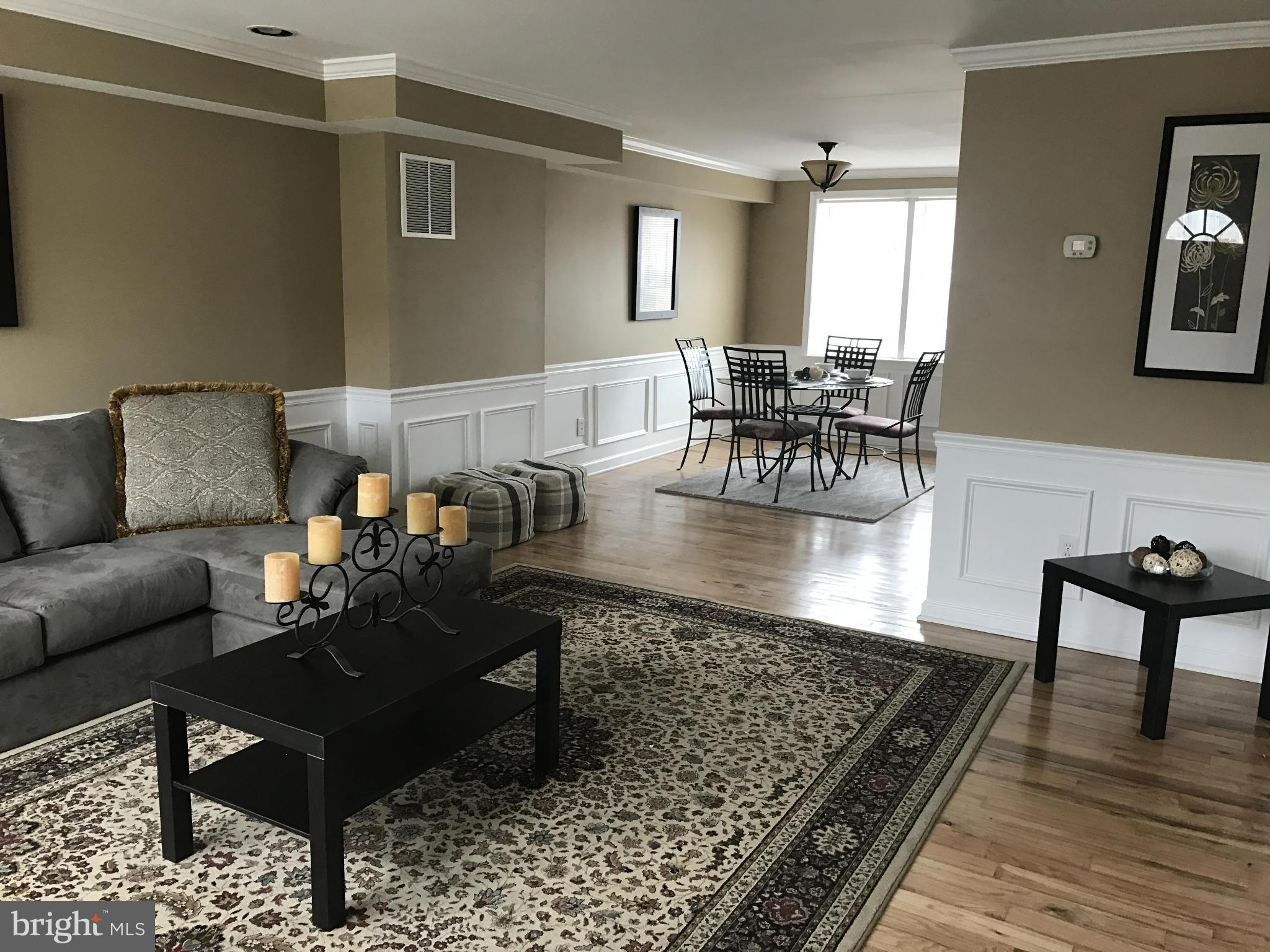 5464 Whitwood Road Baltimore, MD 21206 - Photo 14 of 28 Living Room
