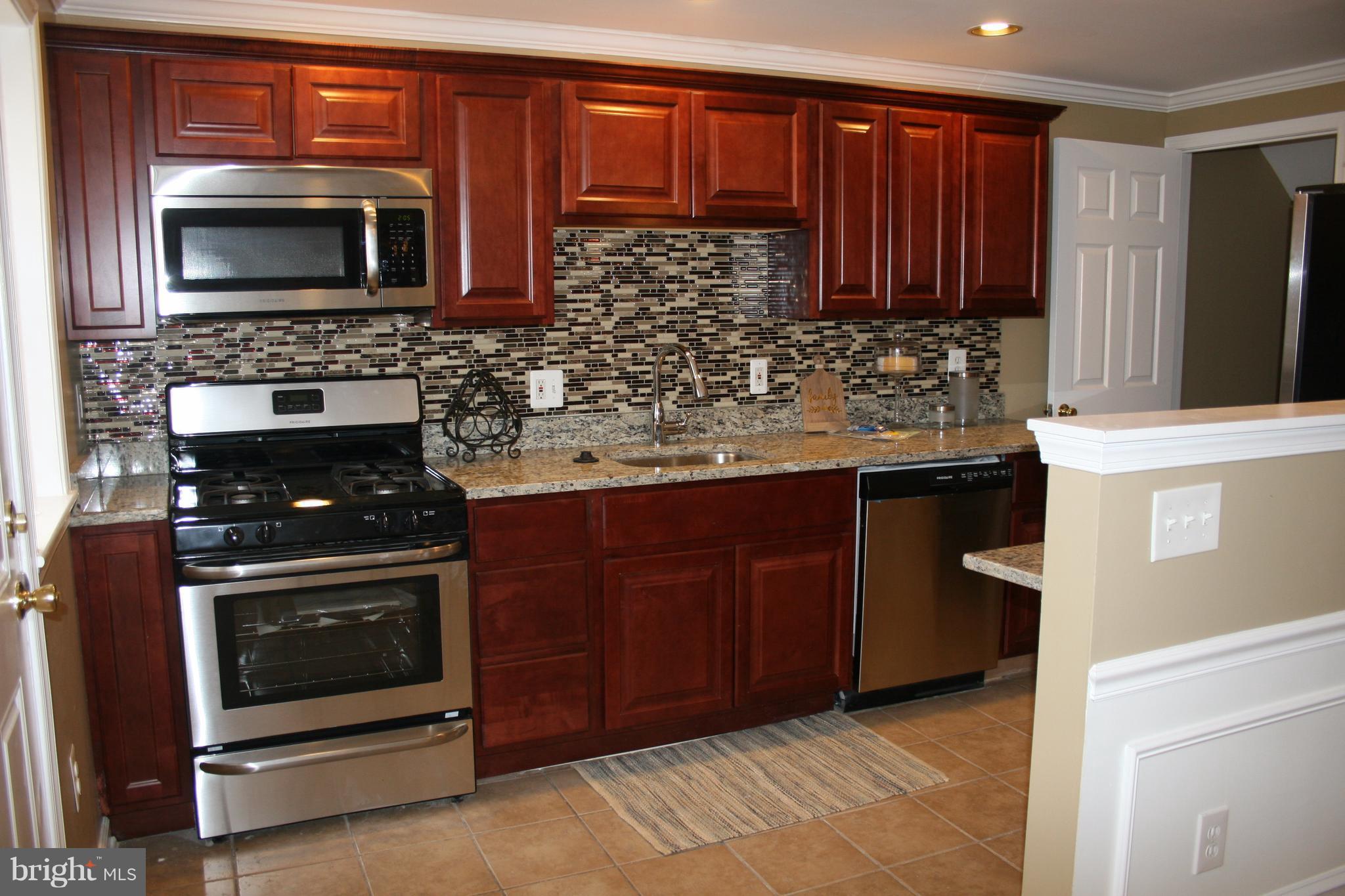 5464 Whitwood Road Baltimore, MD 21206 - Photo 3 of 28 Kitchen