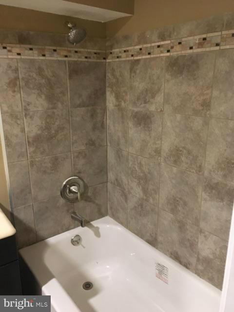 5464 Whitwood Road Baltimore, MD 21206 - Photo 22 of 28 Bath