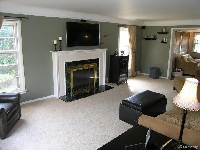 623 Pemberton Road Grosse Pointe, MI 48230 - Photo 5 of 24 Living Room