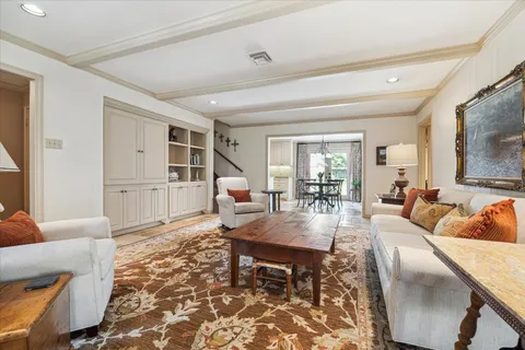 $649,000 | 7714 Skyline Drive, Houston, TX 77063