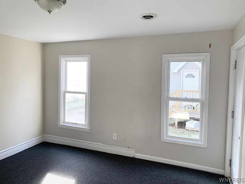 227 14th Street Buffalo, NY 14213 - Photo 16 of 34