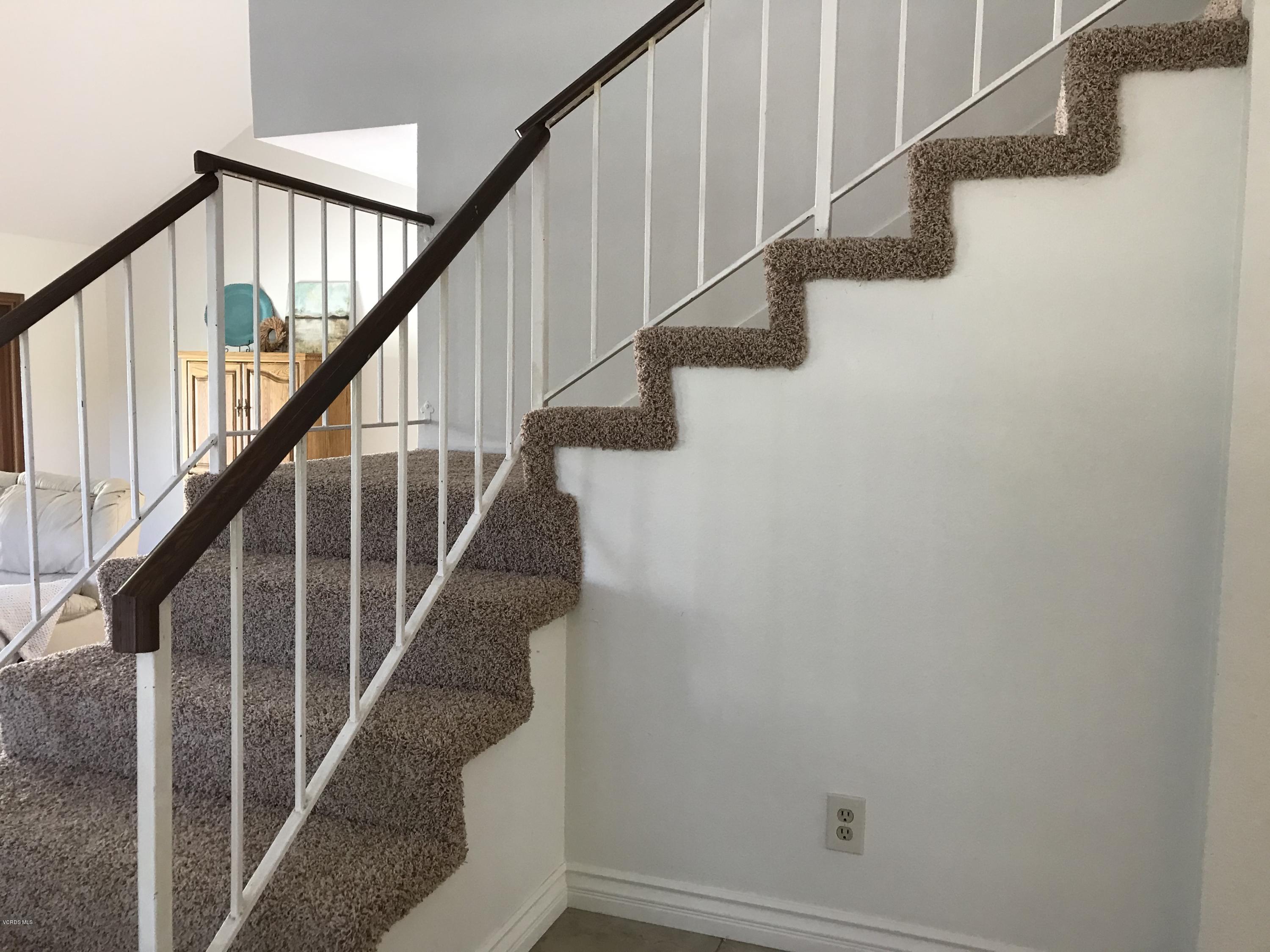 971 Thistlegate Road Oak Park, CA 91377 - Photo 6 of 33 a view of entryway