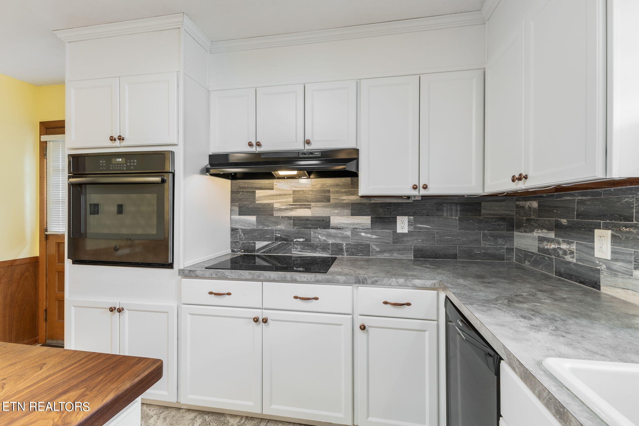 709 Bridgewater Road Knoxville, TN 37923 - Photo 12 of 39 Gallery Image 12