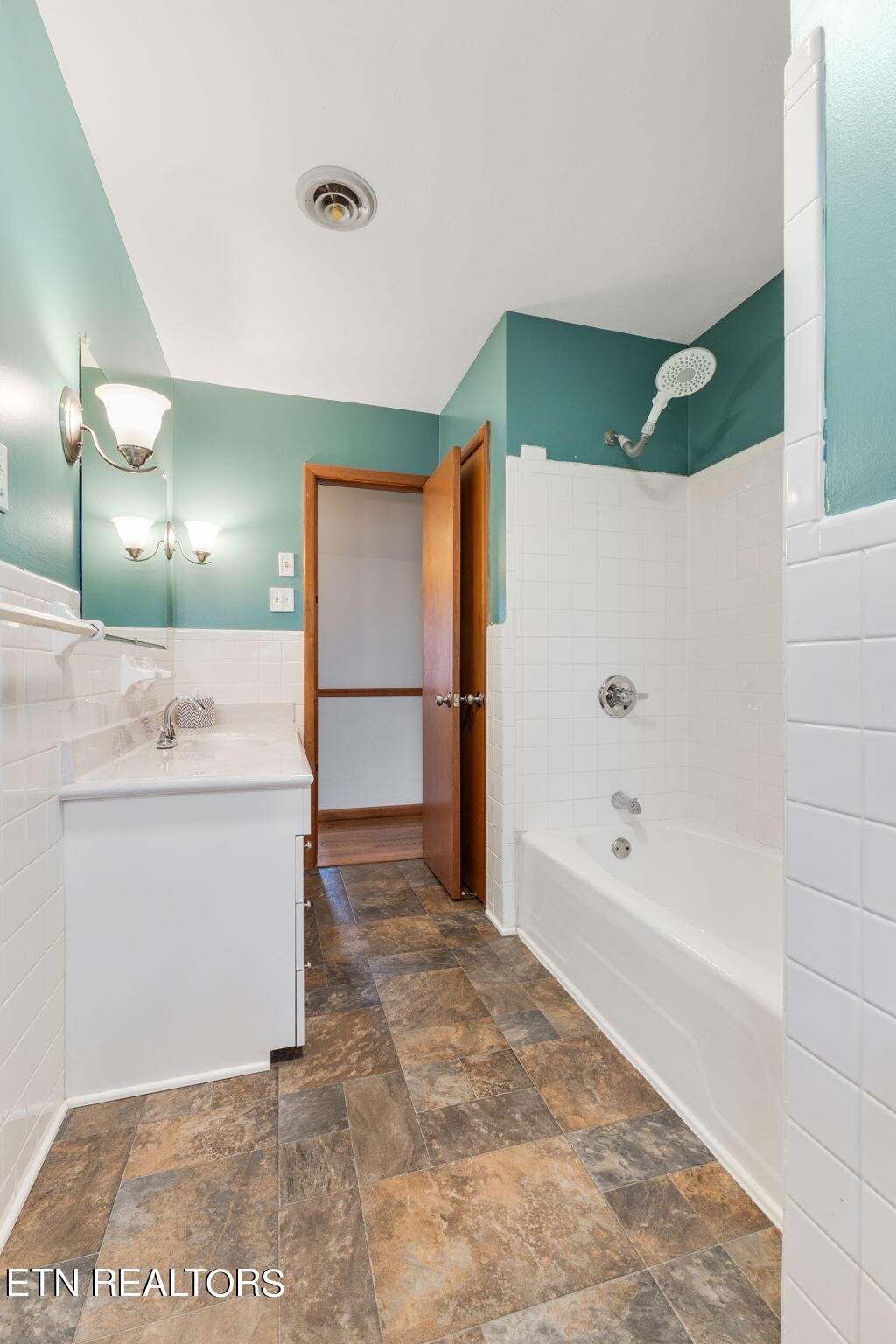 709 Bridgewater Road Knoxville, TN 37923 - Photo 24 of 39 Gallery Image 24