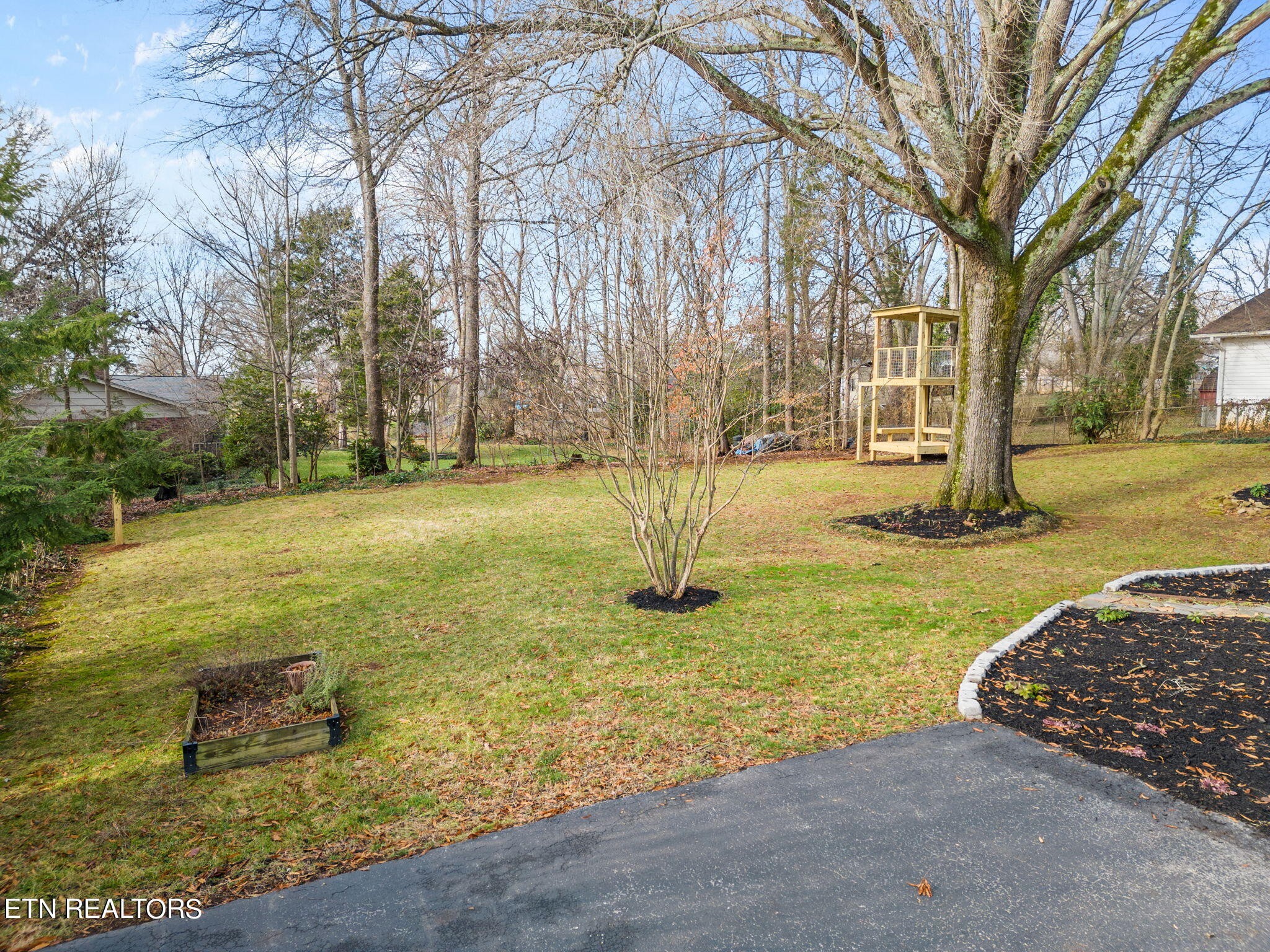 709 Bridgewater Road Knoxville, TN 37923 - Photo 4 of 39 Gallery Image 4