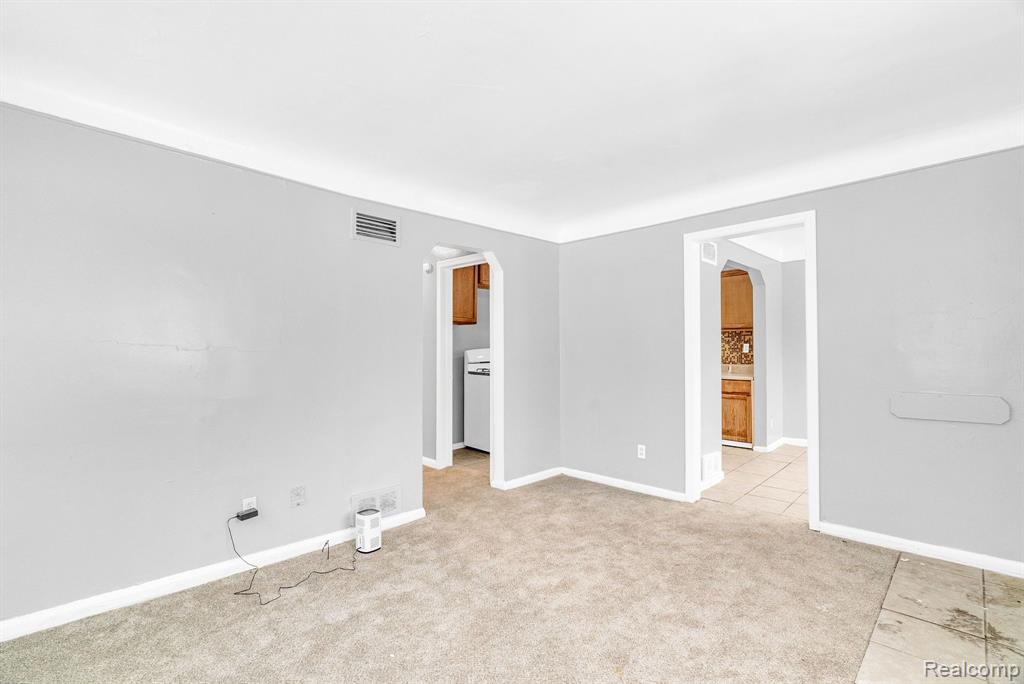 16939 Curtis Street Detroit, MI 48235 - Photo 7 of 25