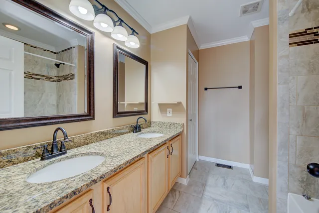 $2,650 | 880 Countryfield Lane, Elgin, IL 60120