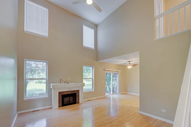 $2,650 | 880 Countryfield Lane, Elgin, IL 60120