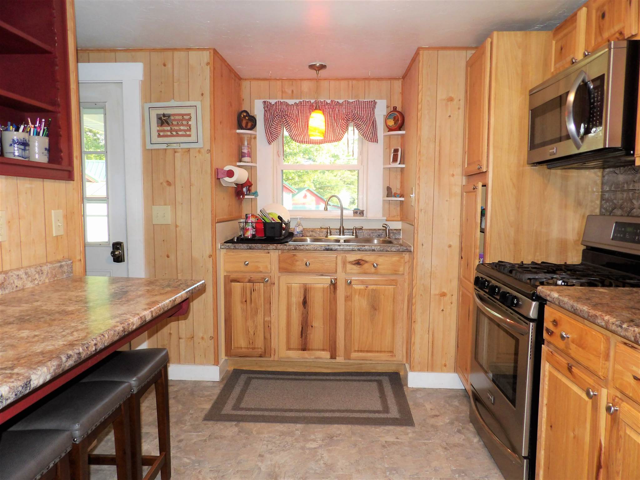 154 Thunder Road Franklin, NH 03235 - Photo 3 of 40