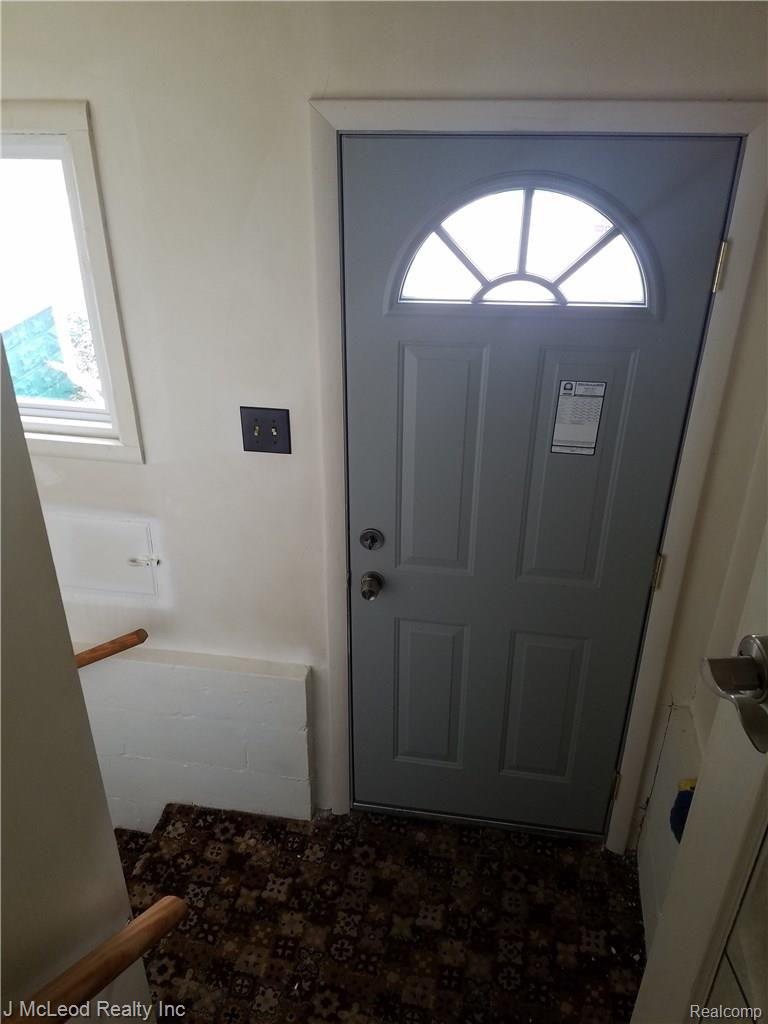 2400 North Center Road Burton, MI 48509 - Photo 16 of 27 2016-10-18 13.57