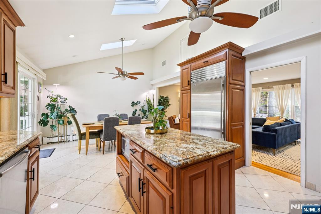 234 Spring Valley Road Park Ridge, NJ 07656 - Photo 11 of 40