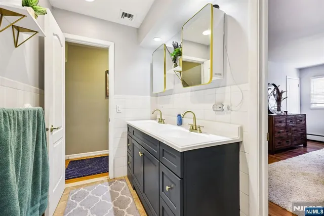 $729,000 | 234 Spring Valley Road, Park Ridge, NJ 07656