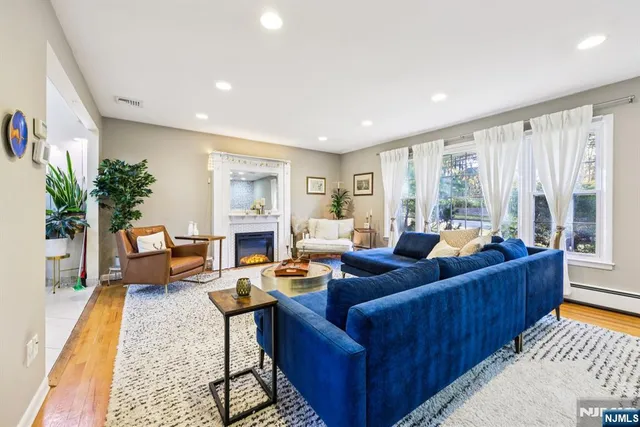 $729,000 | 234 Spring Valley Road, Park Ridge, NJ 07656