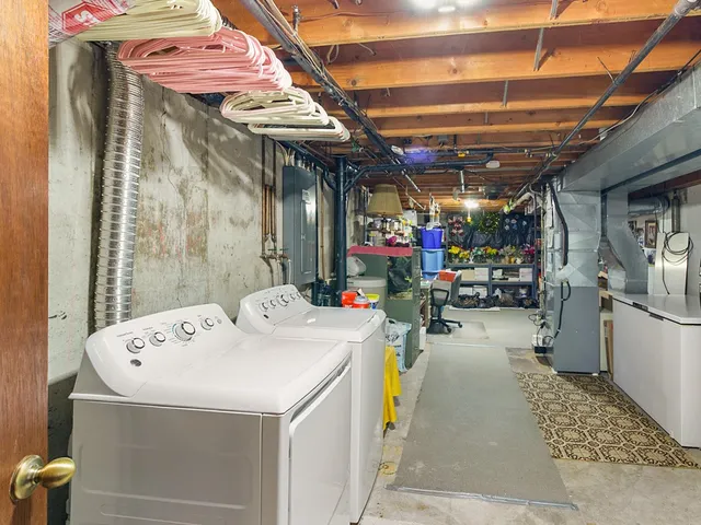 $339,900 | 3060 Holland Road, Green Bay, WI 54313