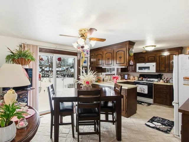 $339,900 | 3060 Holland Road, Green Bay, WI 54313