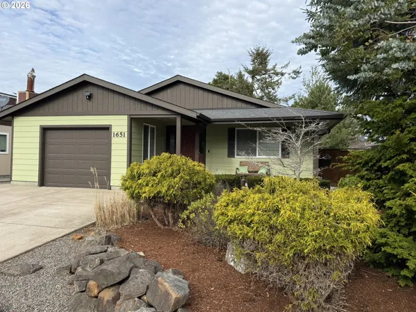$390,000 | 1651 29th Street, Florence, OR 97439