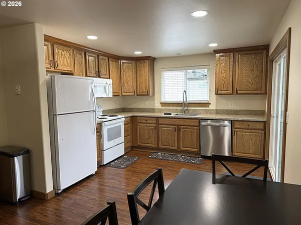 $390,000 | 1651 29th Street, Florence, OR 97439